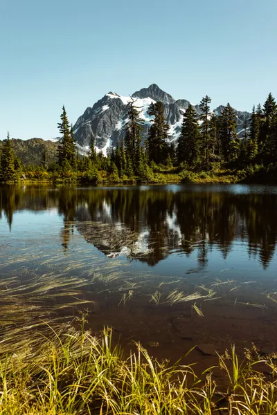 Reflexii montane — puzzle cu 300 piese