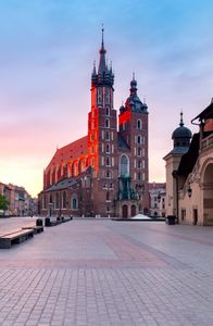 Sunrise Over Gothic Cathedral — 400-piece jigsaw puzzle