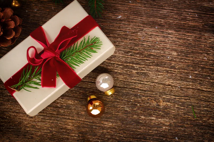 Festive Holiday Gift — 150-piece jigsaw puzzle