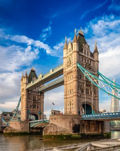Majestic Tower Bridge — 100-piece jigsaw puzzle