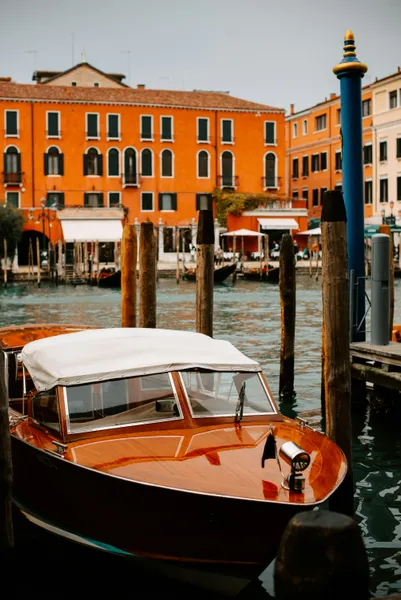 Venetian Canal Charm — 200-piece jigsaw puzzle