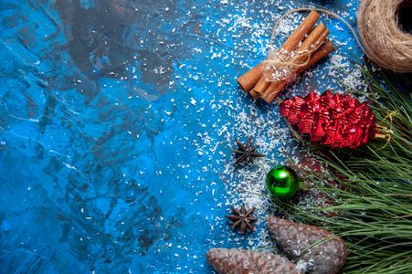 Festive Winter Arrangement — 200-piece jigsaw puzzle
