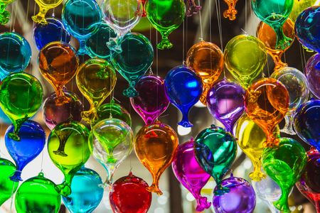 Vibrant Glass Balloons — 400-piece jigsaw puzzle