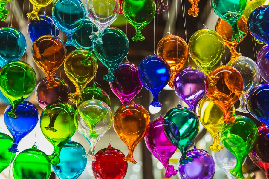 Vibrant Glass Balloons — 400-piece jigsaw puzzle
