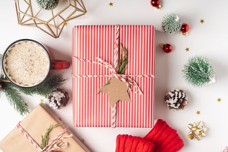 Festive Gift Arrangement — 300-piece jigsaw puzzle