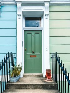 Charming Green Doorway — 150-piece jigsaw puzzle