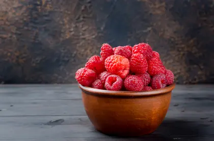 Bowl of Raspberries — 300-piece jigsaw puzzle