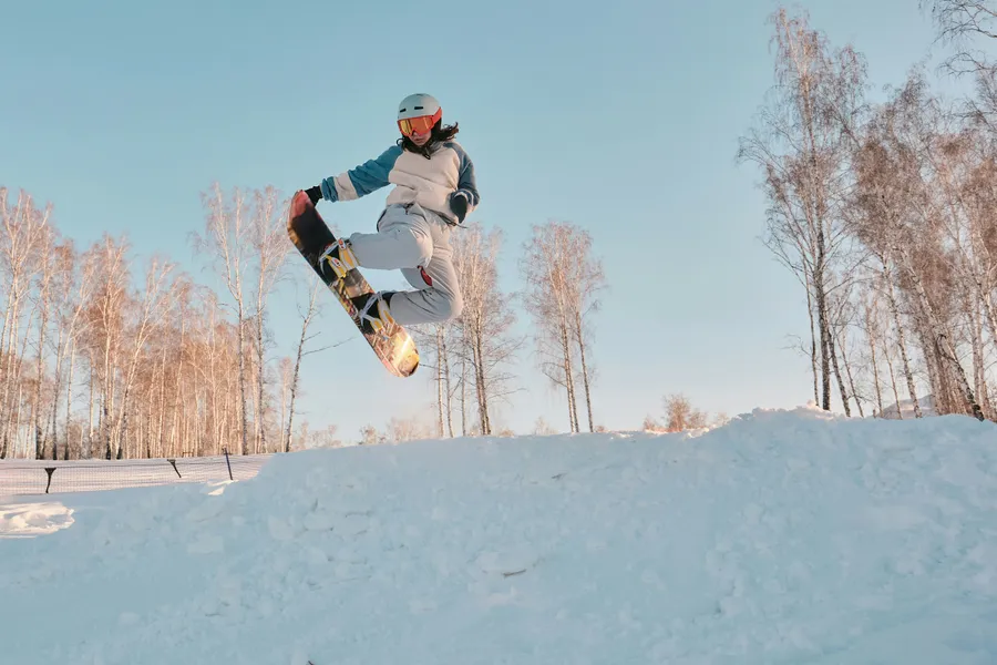 Winter Snowboard Leap — 300-piece jigsaw puzzle