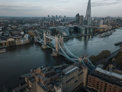 London's Iconic Skyline — 150-piece jigsaw puzzle