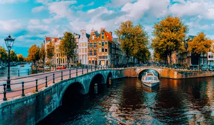Charming Canal View — 300-piece jigsaw puzzle