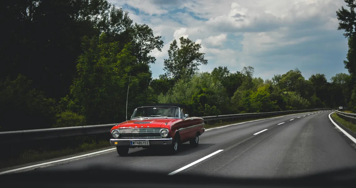Classic Car Journey — 300-piece jigsaw puzzle