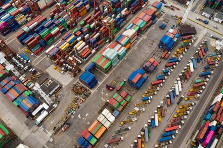 Colorful Container Terminal — 400-piece jigsaw puzzle