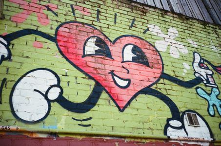 Smiling Heart Graffiti — 400-piece jigsaw puzzle