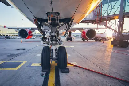 Aircraft on Tarmac — 400-piece jigsaw puzzle