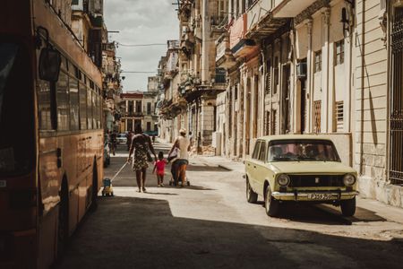 Sunlit Urban Street — 400-piece jigsaw puzzle