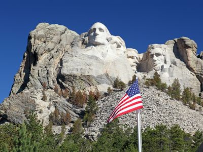 Majestic Mount Rushmore — 200-piece jigsaw puzzle