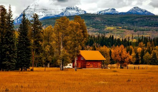 Autumn Mountain Retreat — 500-piece jigsaw puzzle