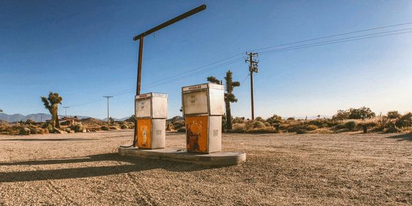 Deserted Gas Station — 400-piece jigsaw puzzle