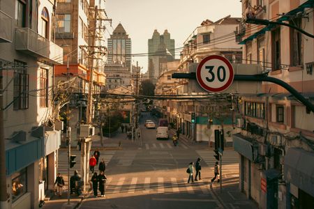 Urban Morning Glow — 300-piece jigsaw puzzle