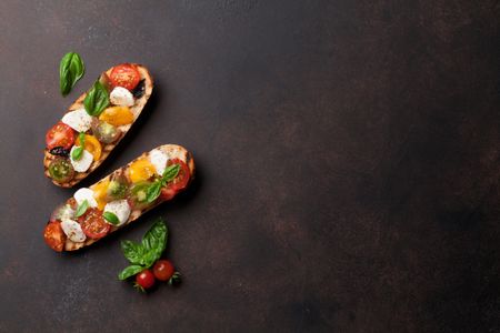 Rustic Tomato Bruschetta — 400-piece jigsaw puzzle
