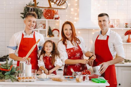 Festive Family Baking — 500-piece jigsaw puzzle
