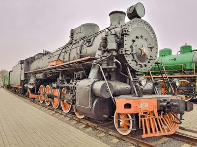 Vintage Steam Locomotive — 200-piece jigsaw puzzle