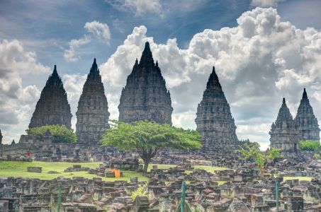 Majestic Temple Silhouettes — 300-piece jigsaw puzzle