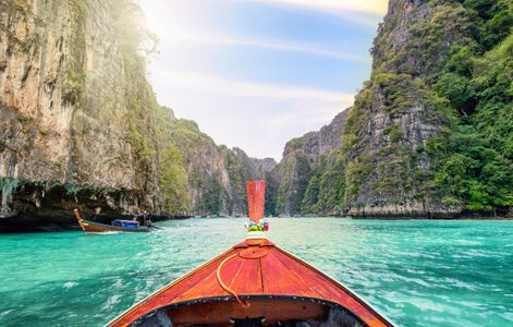 Journey Through Emerald Waters — 150-piece jigsaw puzzle