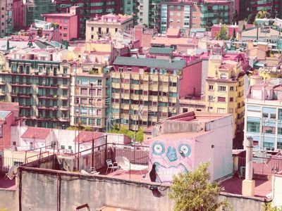 Urban Color Mosaic — 300-piece jigsaw puzzle