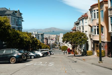 Steep Street View — 150-piece jigsaw puzzle
