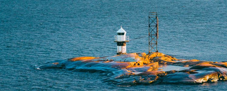 Lighthouse on Rocky Islet — 300-piece jigsaw puzzle