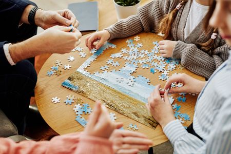Family Puzzle Time — 100-piece jigsaw puzzle