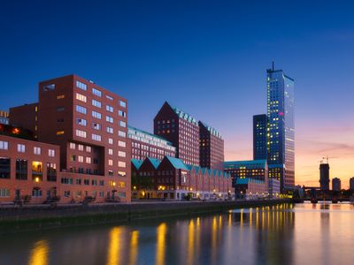 Twilight Cityscape Reflection — 300-piece jigsaw puzzle