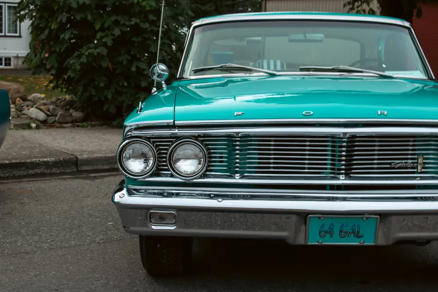 Vintage Turquoise Car — 200-piece jigsaw puzzle