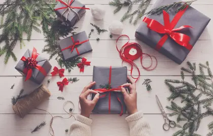 Festive Gift Wrapping — 200-piece jigsaw puzzle