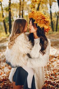 Autumn Embrace — 200-piece jigsaw puzzle