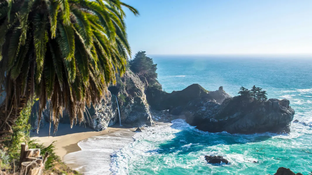 Coastal Paradise Vista — 100-piece jigsaw puzzle