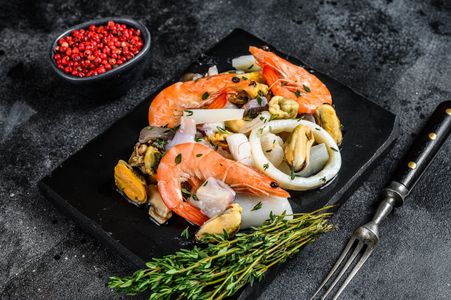 Gourmet Seafood Platter — 300-piece jigsaw puzzle