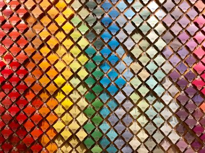 Color Spectrum Display — 150-piece jigsaw puzzle