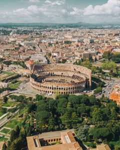 Rome's Timeless Arena — 200-piece jigsaw puzzle