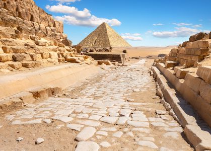 Pathway to the Pyramid — 200-piece jigsaw puzzle
