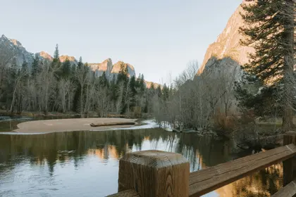 Tranquil Riverside View — 400-piece jigsaw puzzle