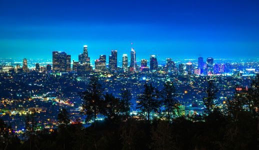 Skyline cittadina vibrante — puzzle da 300 pezzi