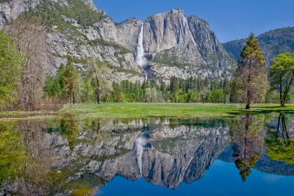 Mountain Reflection — 200-piece jigsaw puzzle