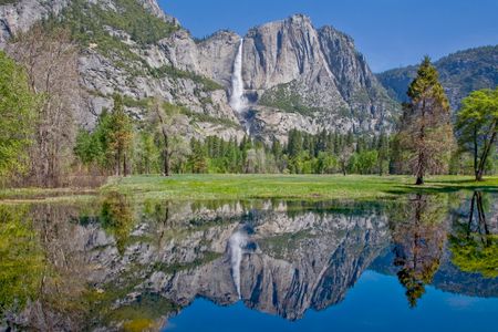 Mountain Reflection — 200-piece jigsaw puzzle