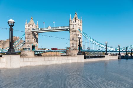 Iconic London Landmark — 300-piece jigsaw puzzle