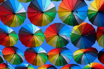 Vibrant Umbrella Display — 300-piece jigsaw puzzle