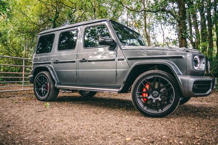 Luxury SUV in Nature — 150-piece jigsaw puzzle