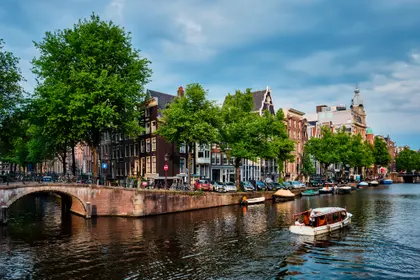 Amsterdam Canal Boats And Townhouses — 96-piece jigsaw puzzle