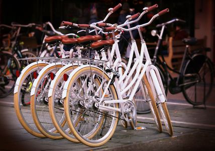 Charming Urban Bicycles — 150-piece jigsaw puzzle
